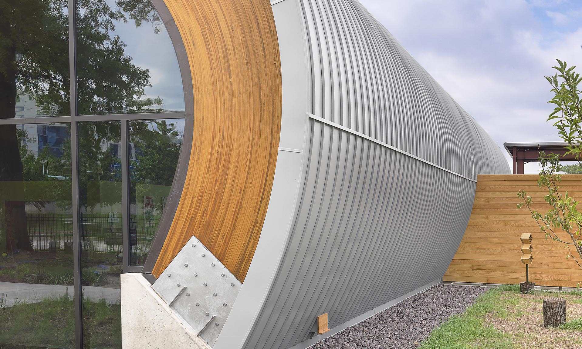 GROW at Saint Louis Science Center exterior curved walls