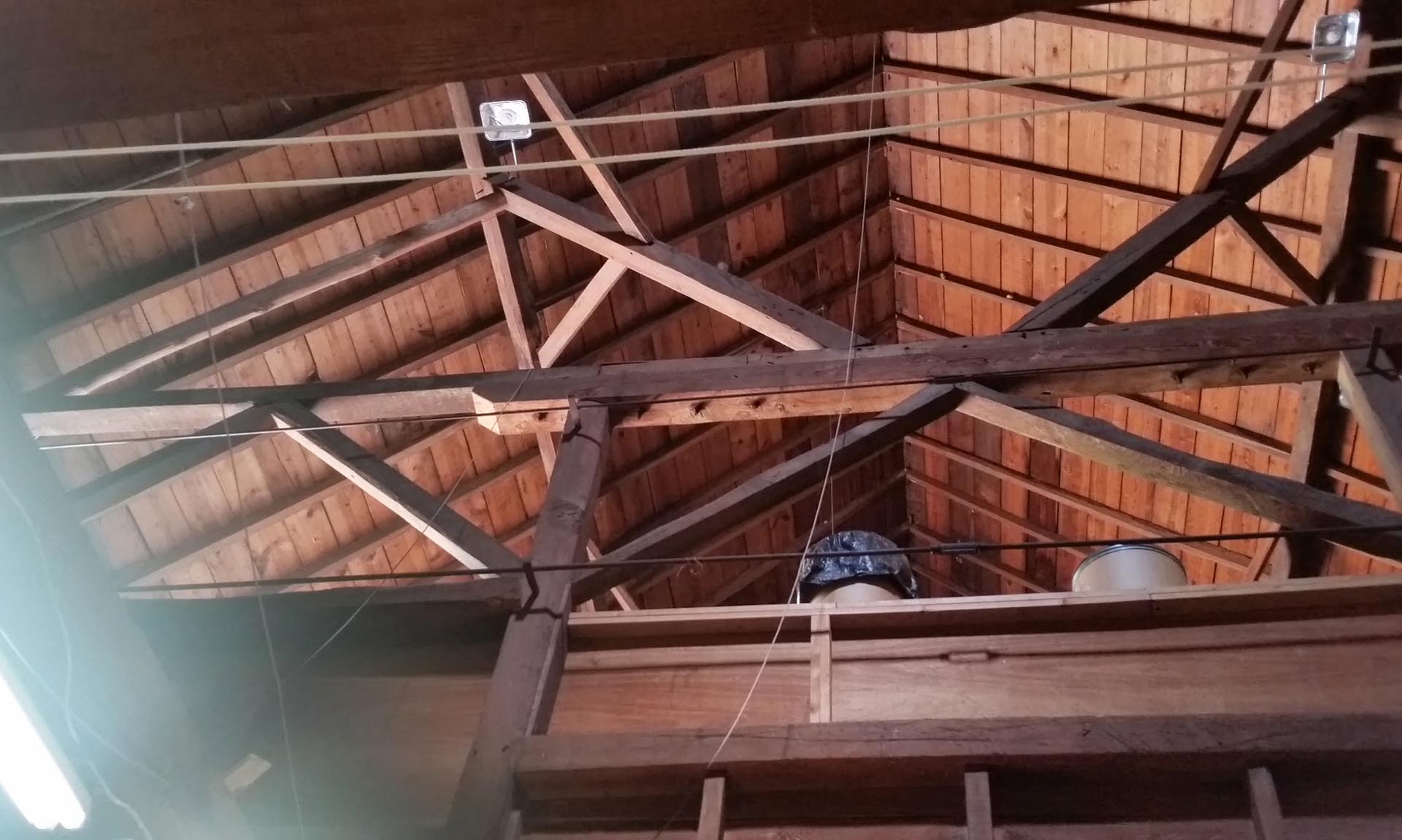 Painter barn wood slat ceiling